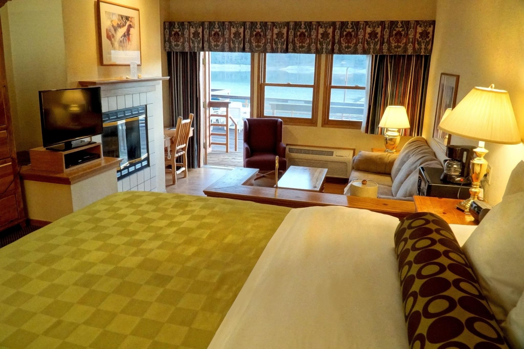 The Pines Resort & Conference Center Bass Lake Esterno foto