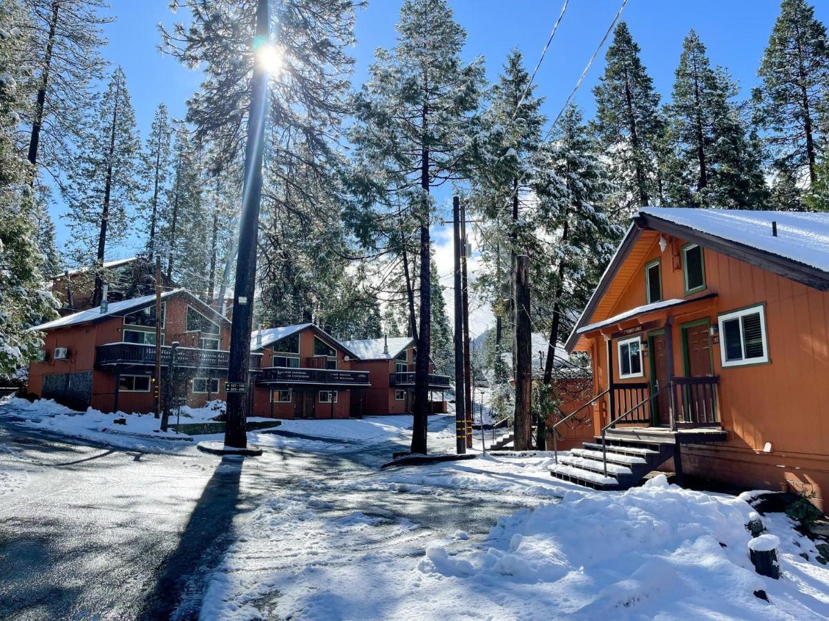 The Pines Resort & Conference Center Bass Lake Esterno foto