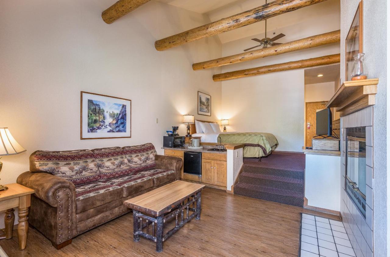 The Pines Resort & Conference Center Bass Lake Esterno foto