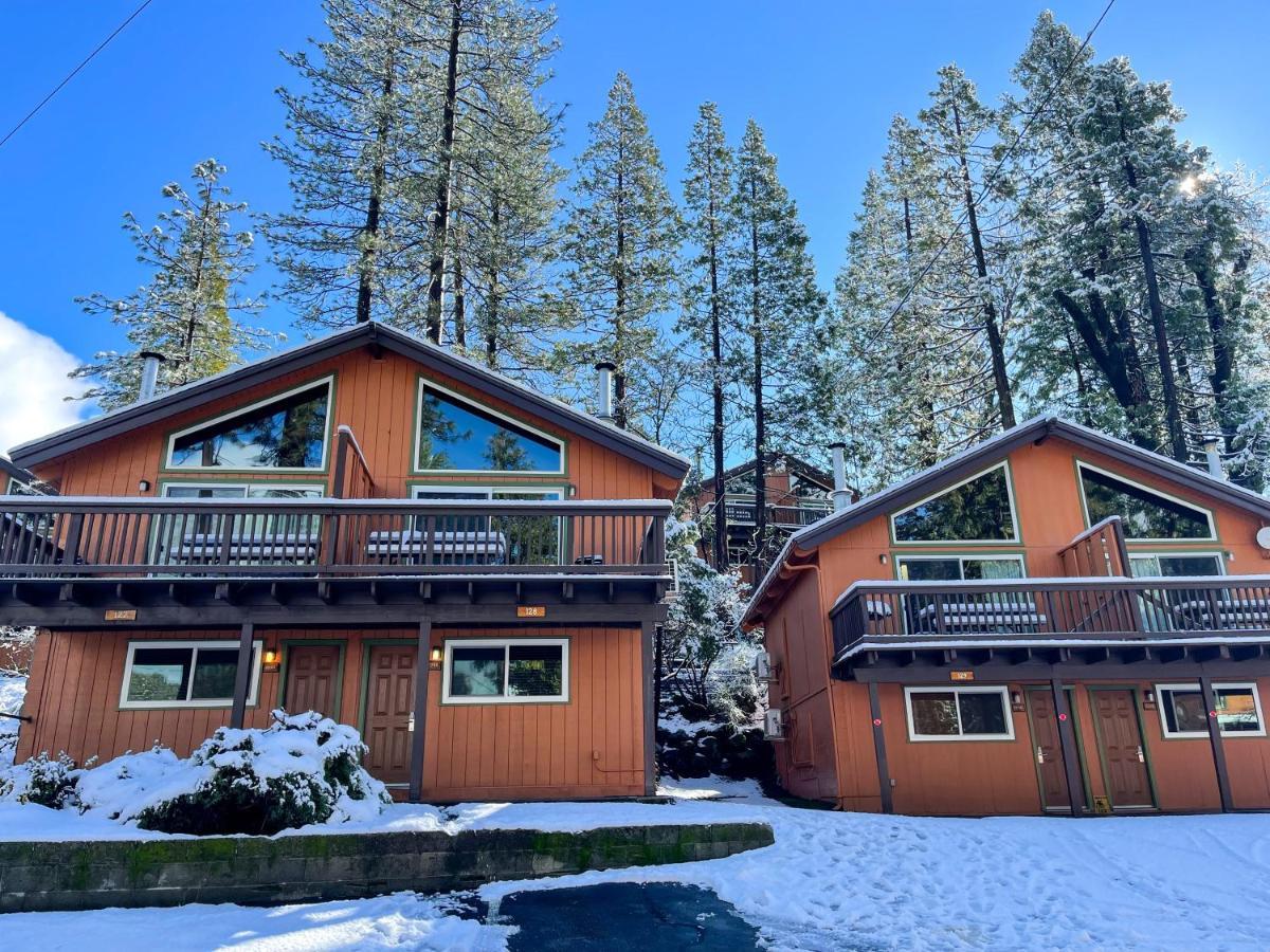 The Pines Resort & Conference Center Bass Lake Esterno foto