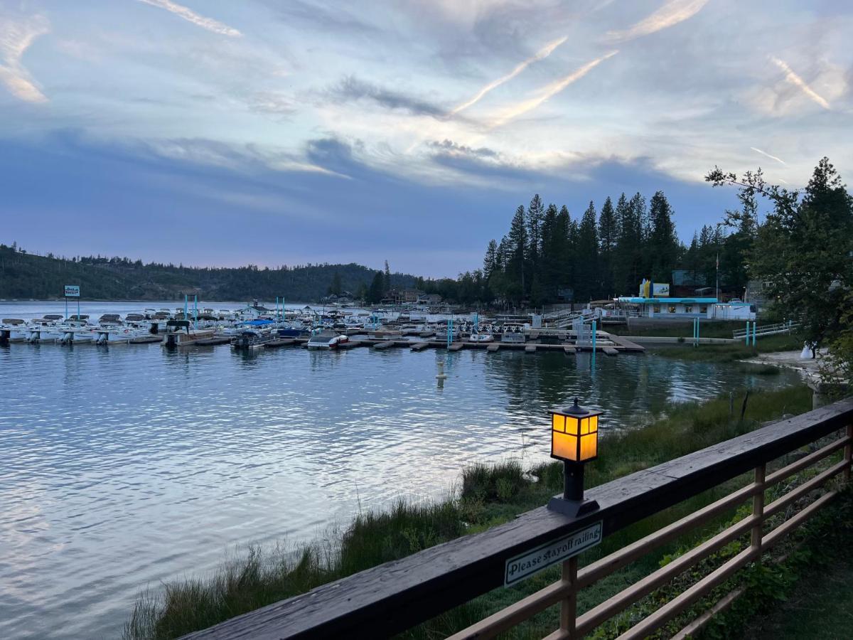 The Pines Resort & Conference Center Bass Lake Esterno foto