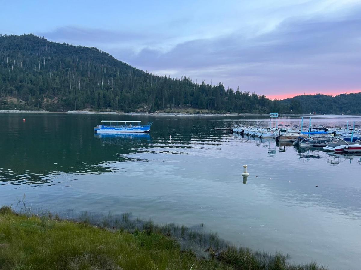 The Pines Resort & Conference Center Bass Lake Esterno foto
