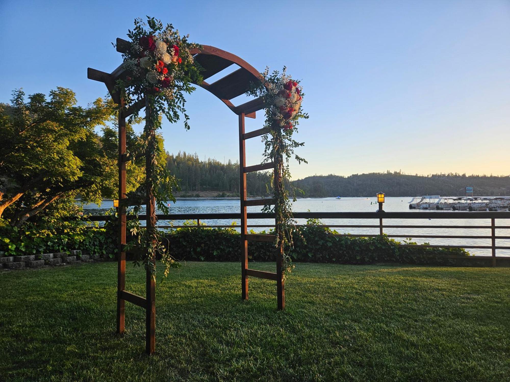 The Pines Resort & Conference Center Bass Lake Esterno foto