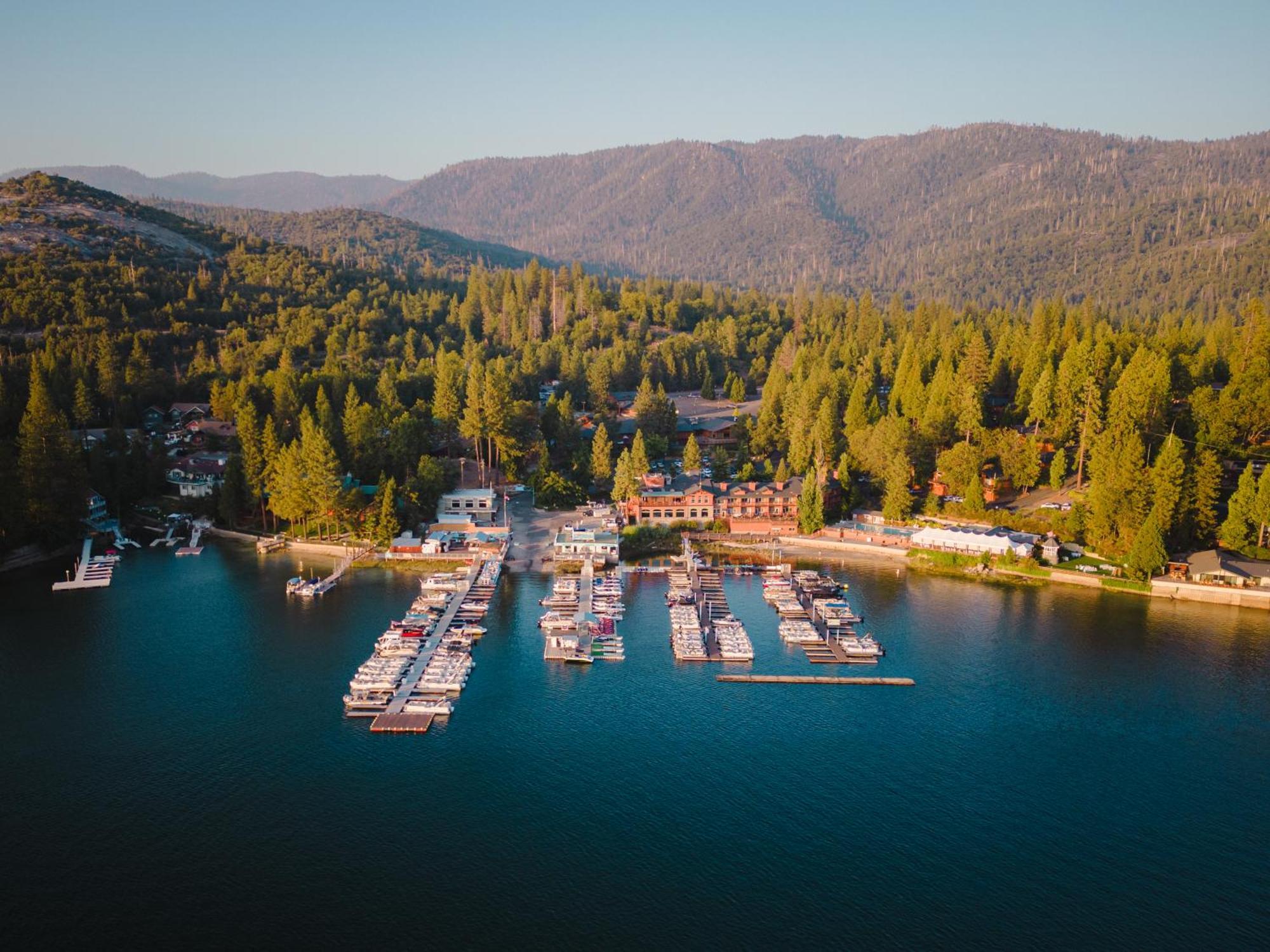 The Pines Resort & Conference Center Bass Lake Esterno foto