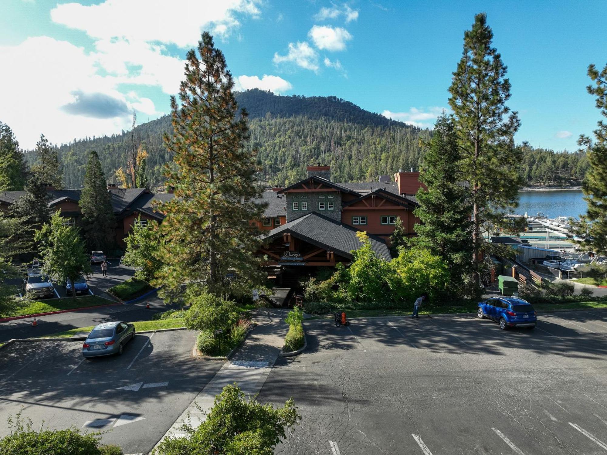 The Pines Resort & Conference Center Bass Lake Esterno foto