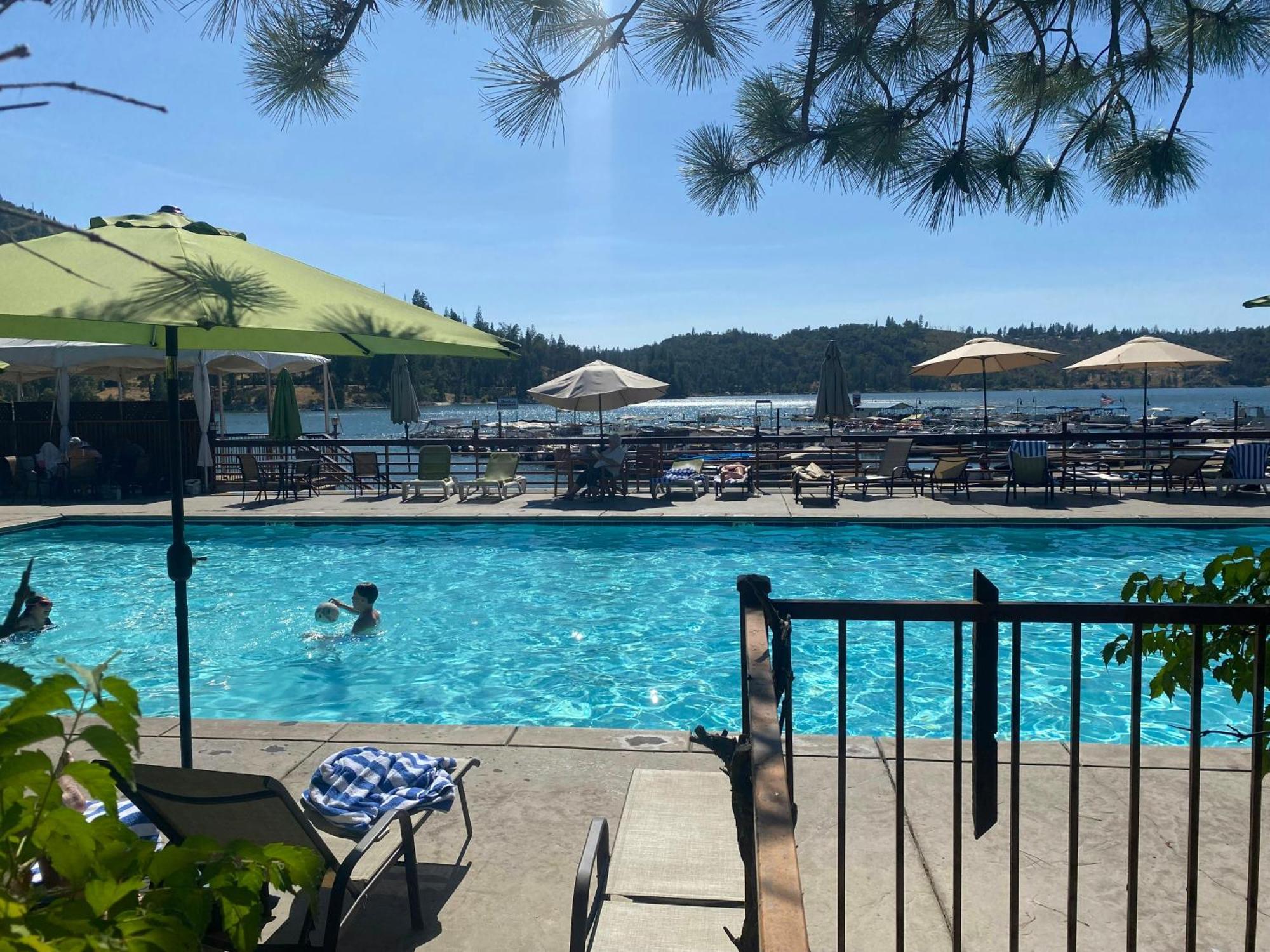 The Pines Resort & Conference Center Bass Lake Esterno foto